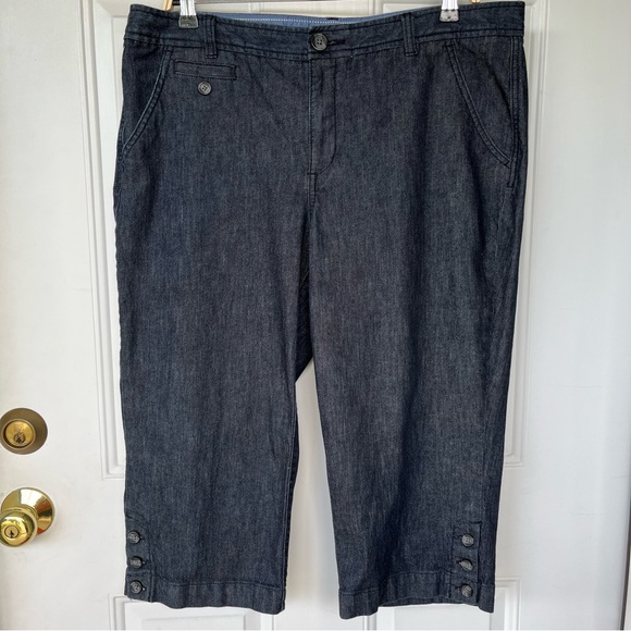 •Dockers Levi’s• Jeans Capri Length Pants - Size 16 - Picture 1 of 8